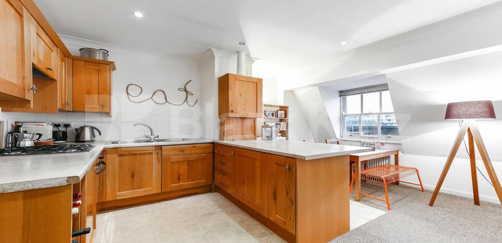 Superbly located  Union Street, London Bridge